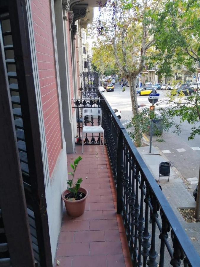 Piso Y Patio Barcelona Exterior photo